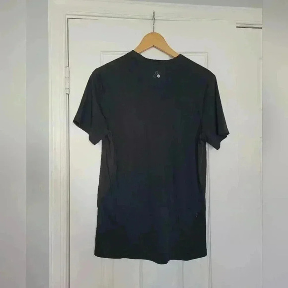 2 US Small Men's Dri-Fit shirt bundle EUC - Picture 4 of 8